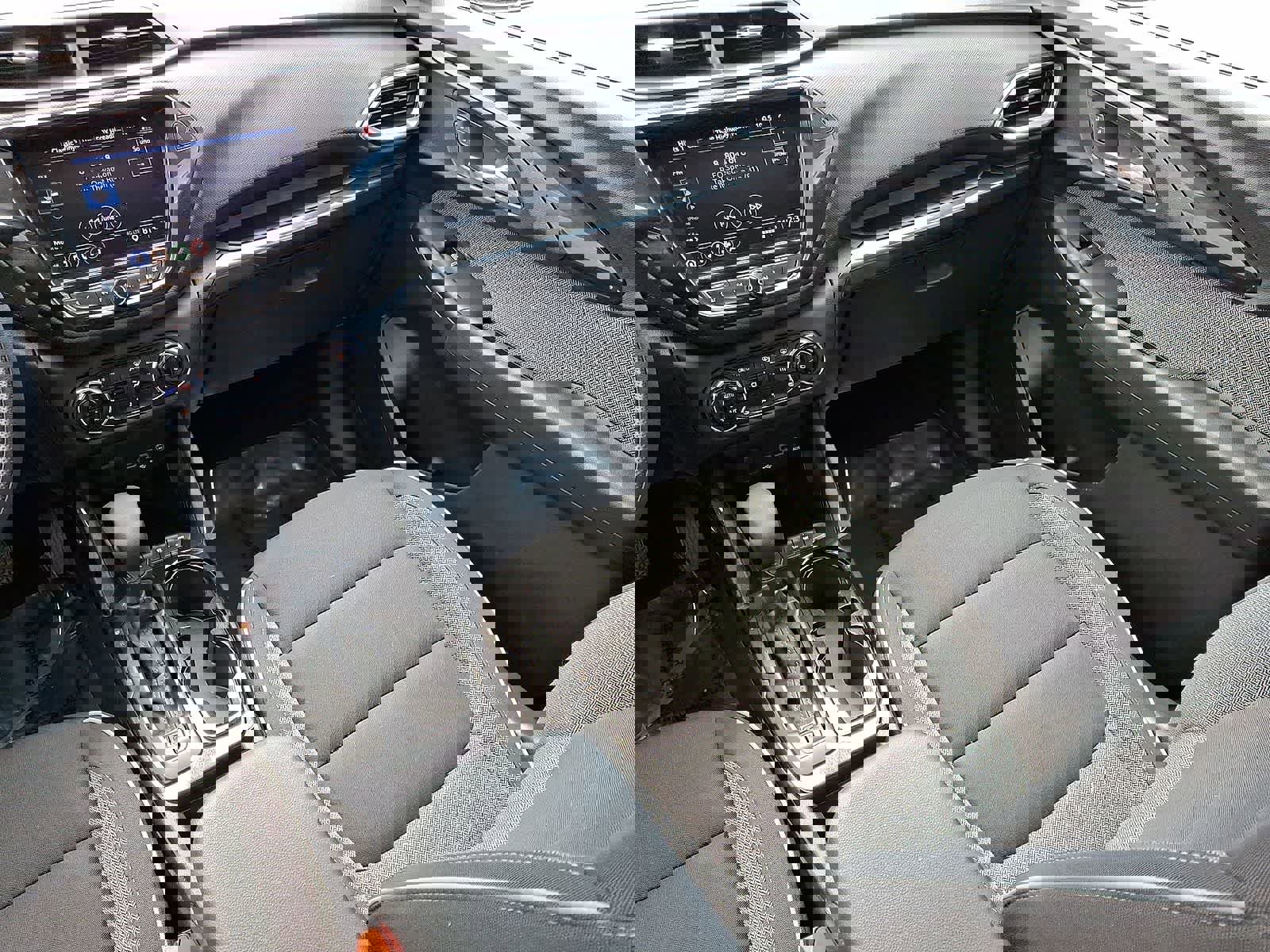 Certified 2022 Chevrolet TrailBlazer LT w/ Convenience Package AWD/4WD image 12