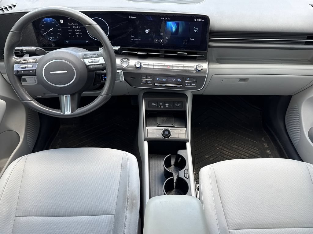 Used 2025 Hyundai Kona SEL FWD image 11