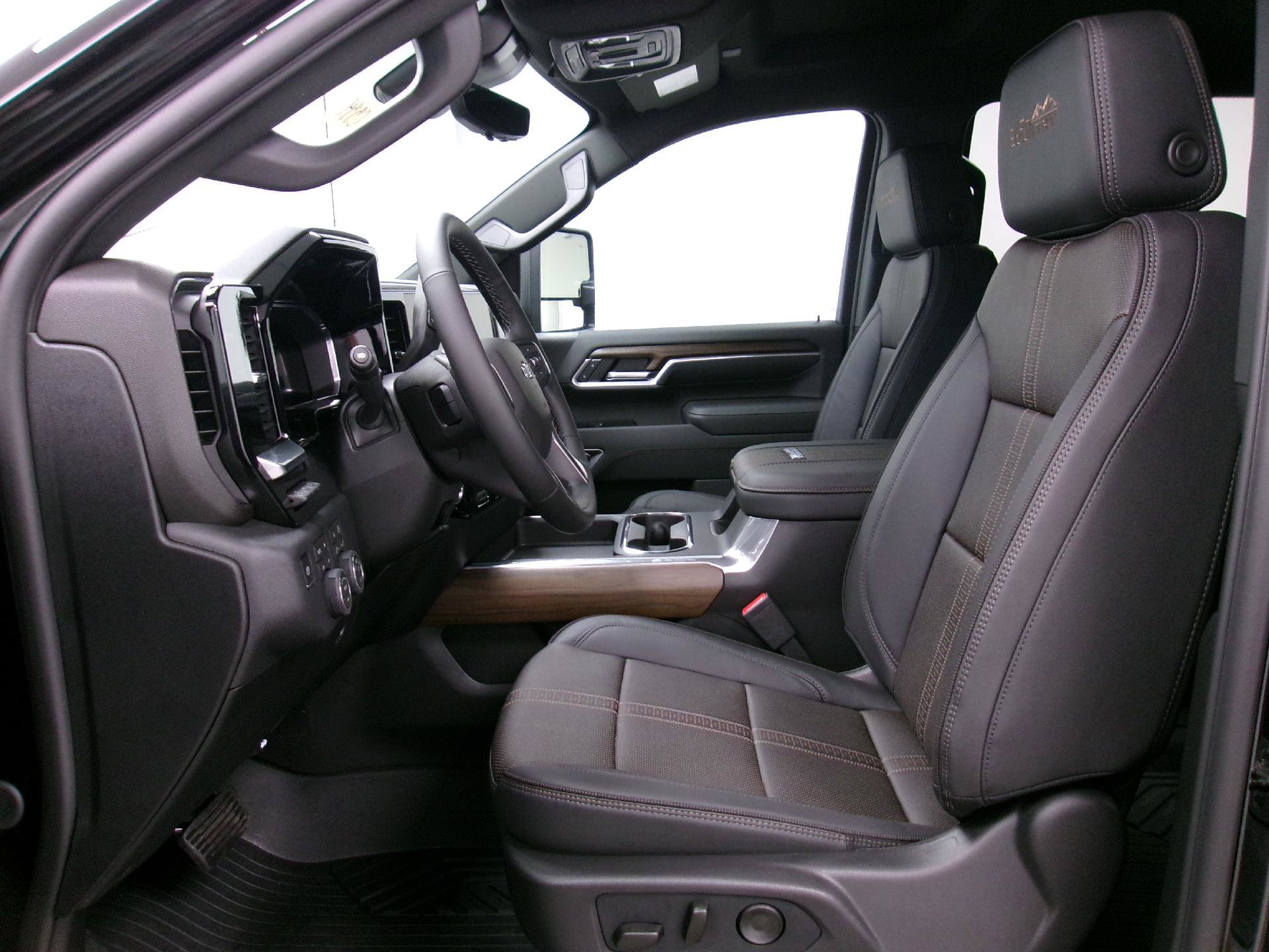 New 2026 Chevrolet Silverado 3500 High Country w/ Midnight Edition AWD/4WD image 8