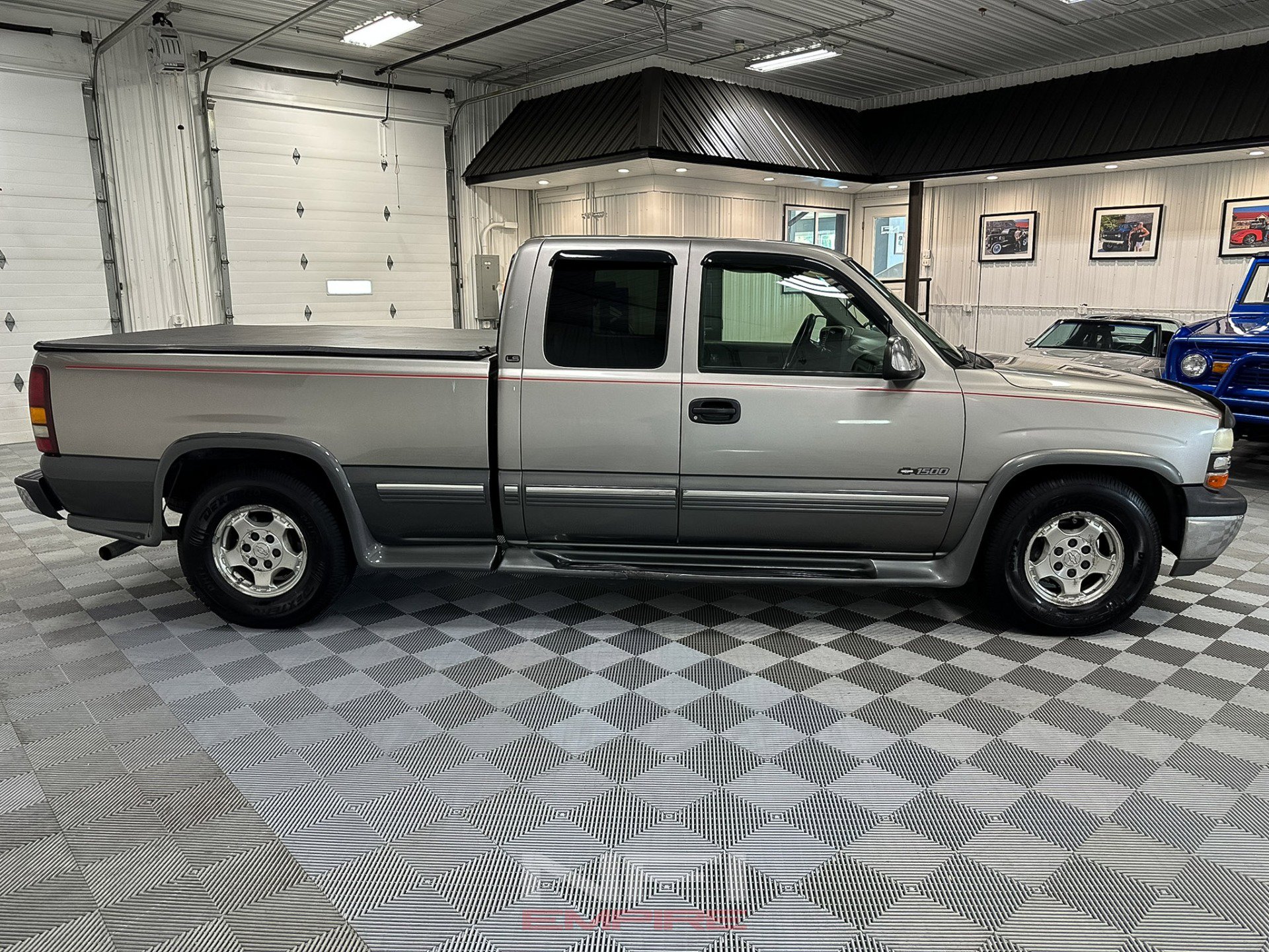 Used 2000 Chevrolet Silverado 1500 LS image 7