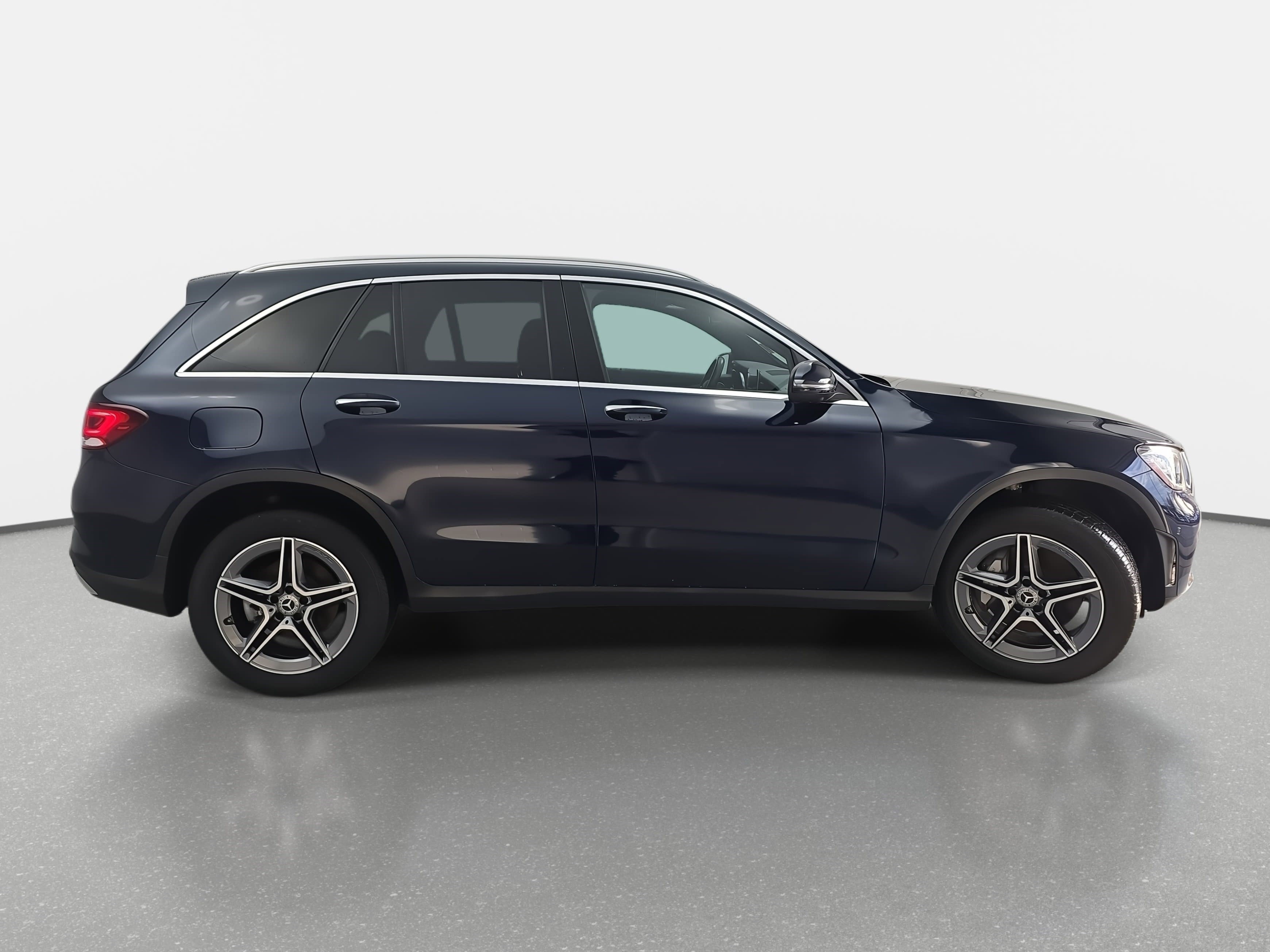 Used 2022 Mercedes-Benz GLC 300 image 4