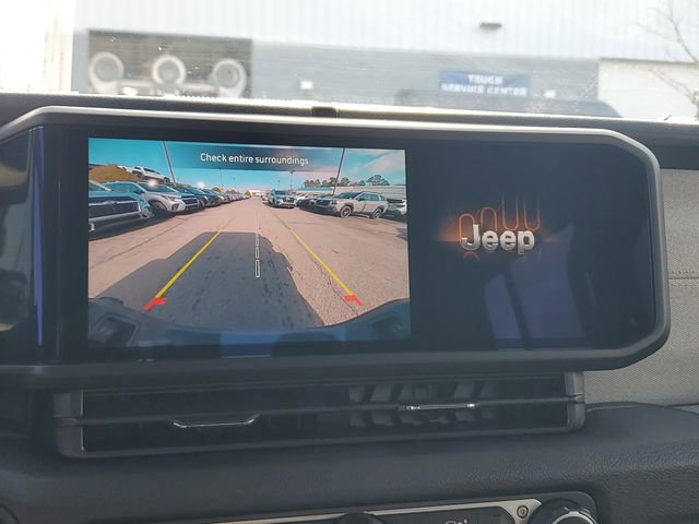 Certified 2025 Jeep Gladiator Sport image 28