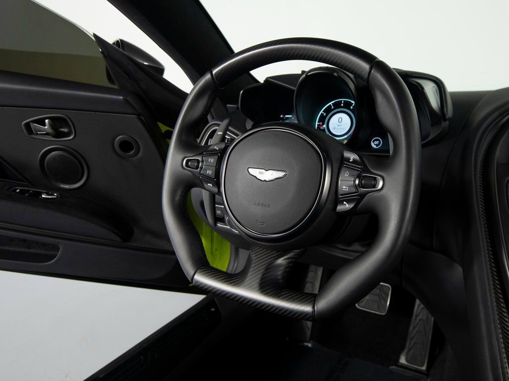 Used 2022 Aston Martin DBS Superleggera image 28