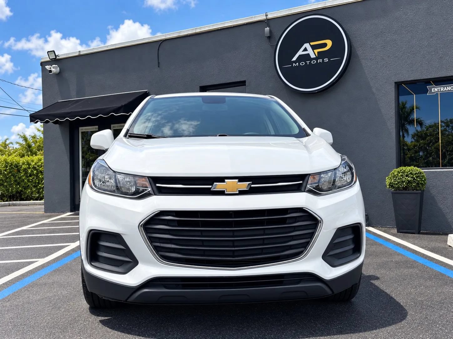Used 2020 Chevrolet Trax LS w/ Tint and Cruise Package FWD image 2