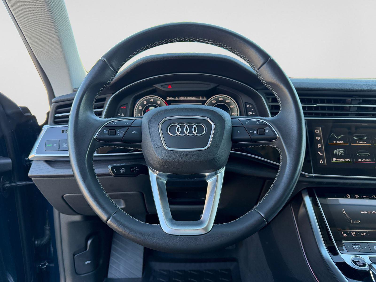 Used 2022 Audi Q8 Premium Plus w/ Premium Plus Package AWD/4WD image 12