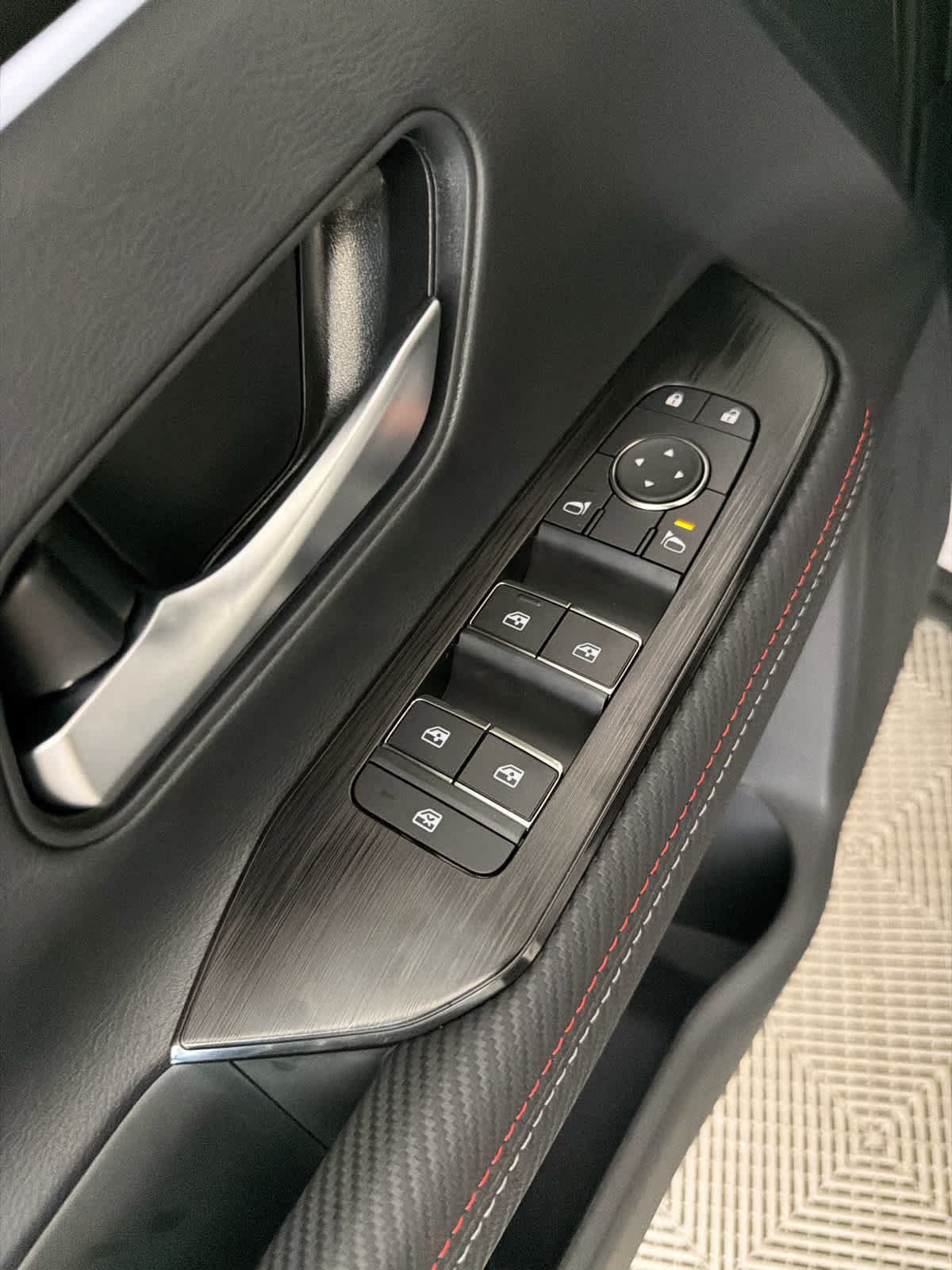 New 2026 Nissan Kicks SR w/ SR Premium Package FWD image 23