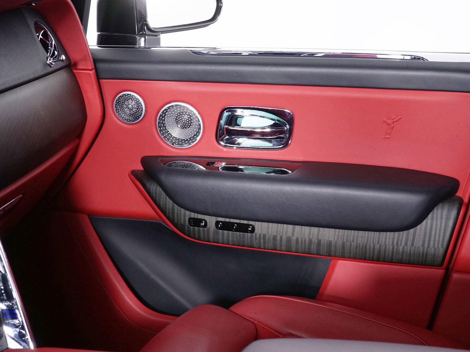 Used 2022 Rolls-Royce Cullinan w/ Cullinan Package image 22