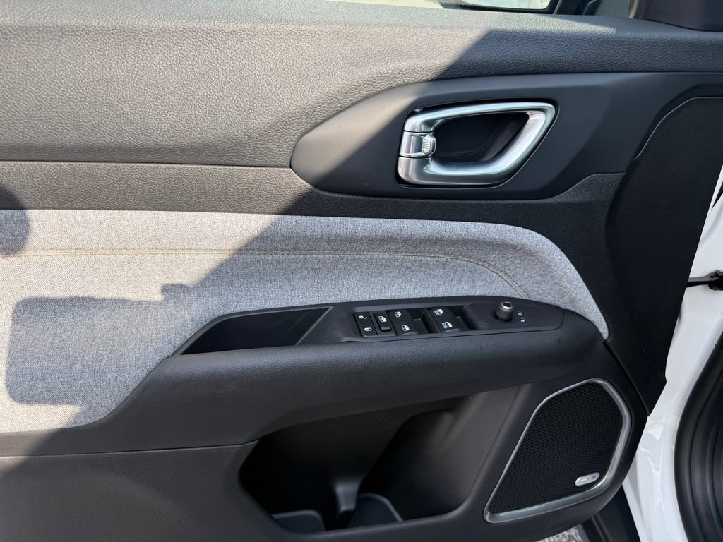 New 2026 Jeep Compass Latitude AWD/4WD image 5