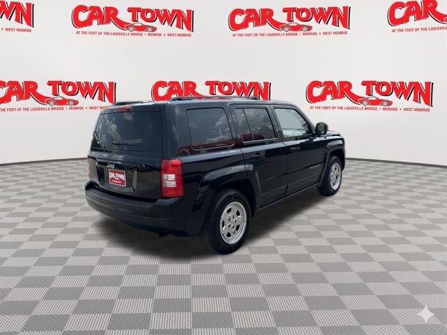 Used 2017 Jeep Patriot Sport w/ Power Value Group FWD image 3