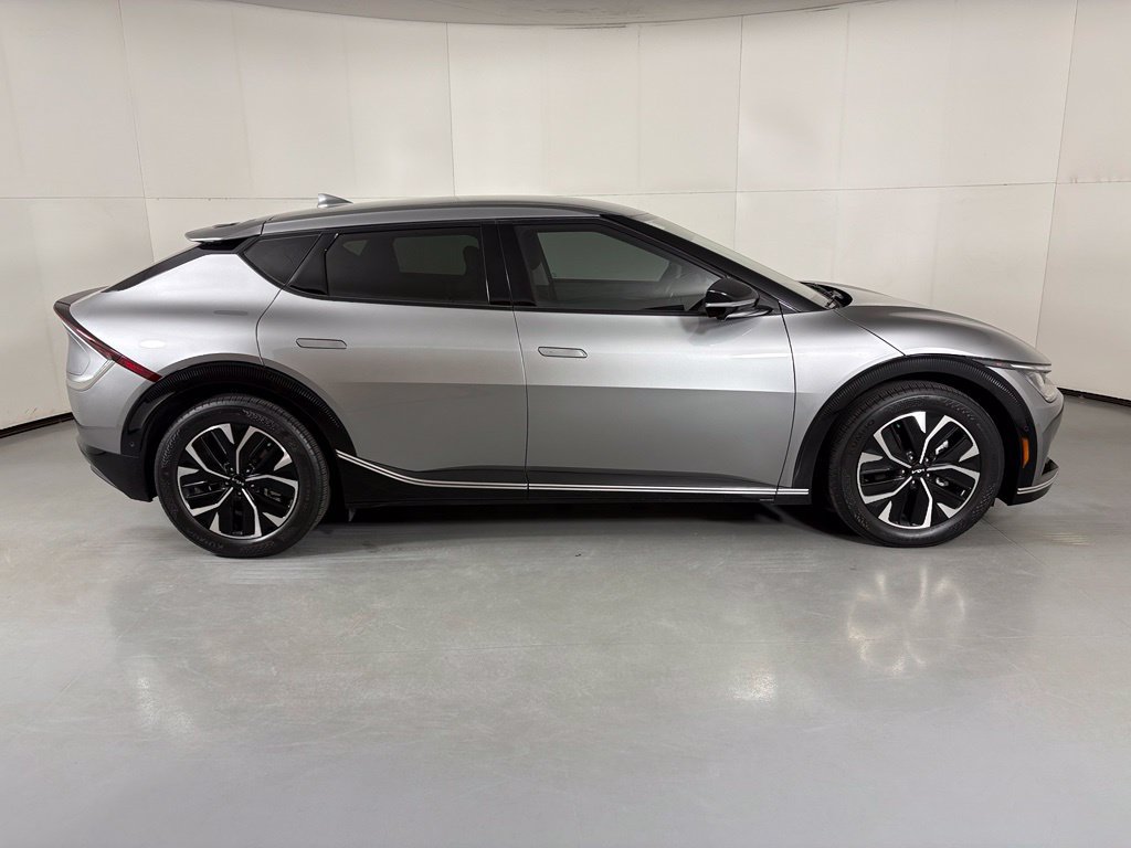 Used 2023 Kia EV6 Wind w/ Wind Technology Package AWD/4WD image 9