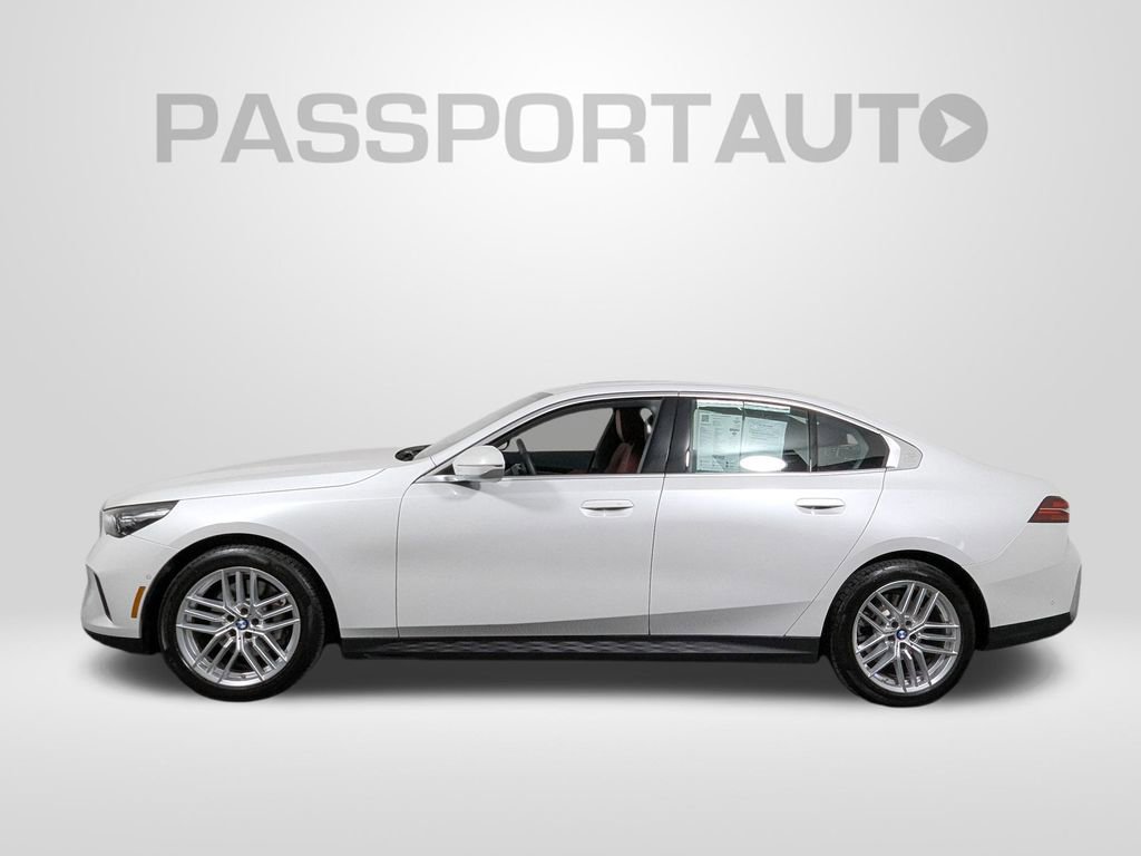 Used 2025 BMW 530i xDrive image 2