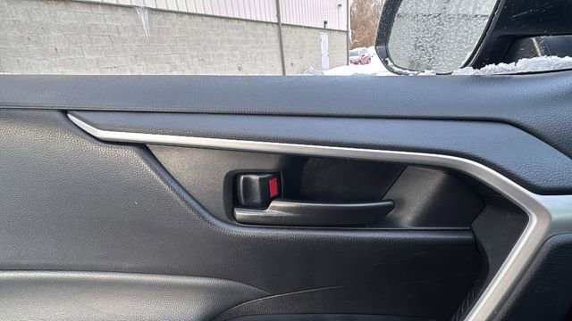 Used 2024 Toyota RAV4 LE image 10