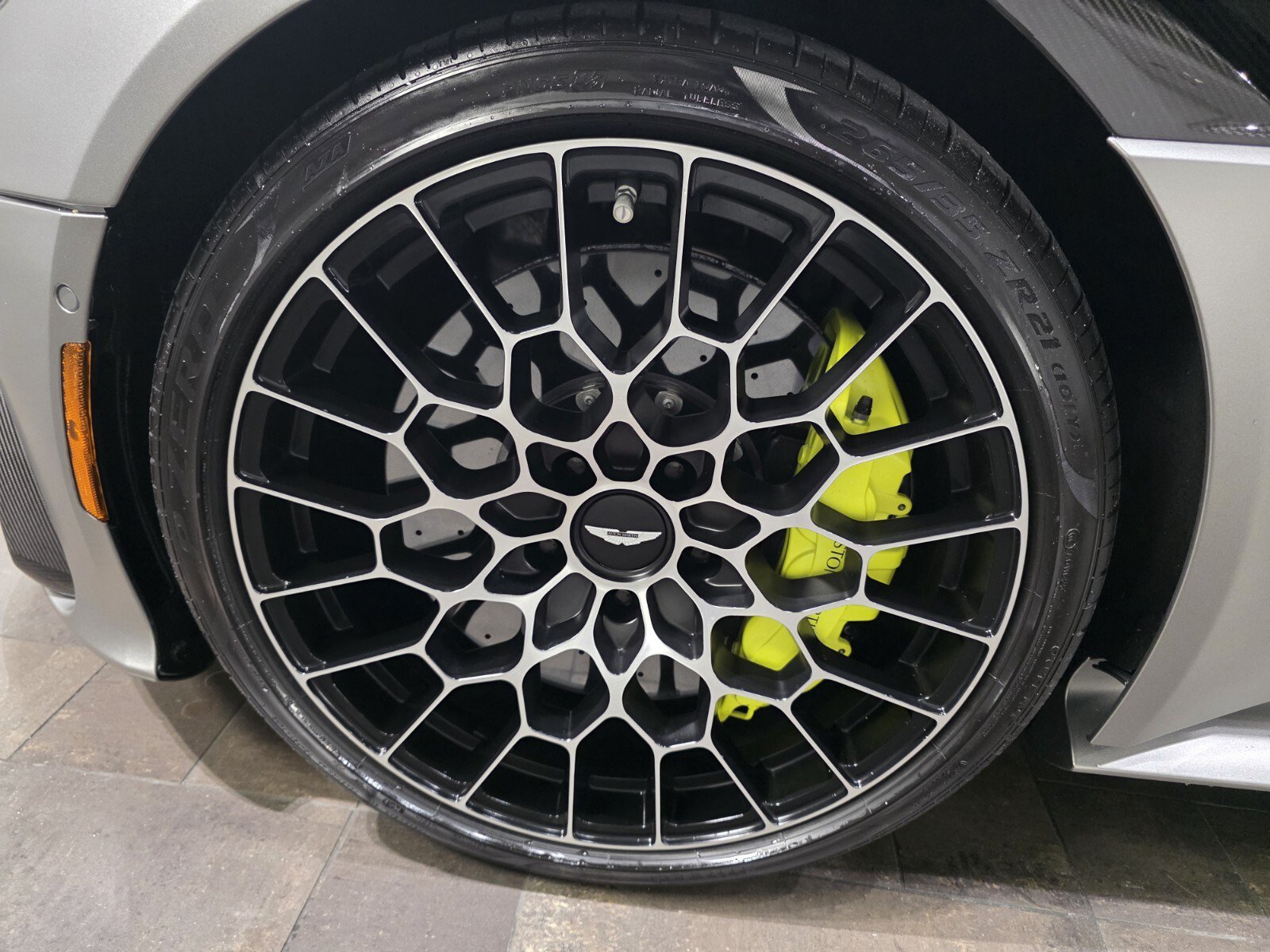 Used 2023 Aston Martin DBS Superleggera Volante RWD image 4