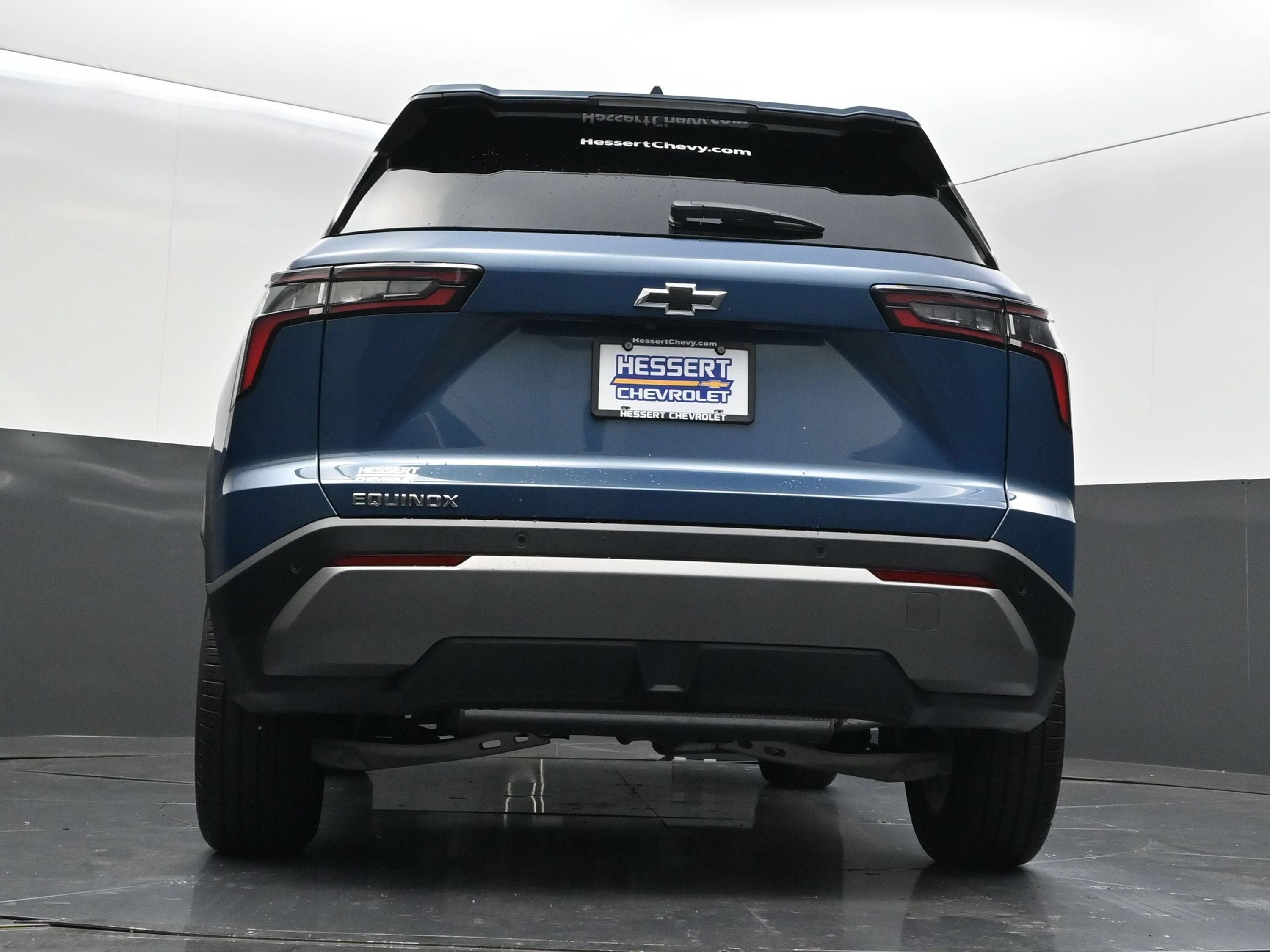 New 2027 Chevrolet Equinox LT w/ Convenience Package II FWD image 45
