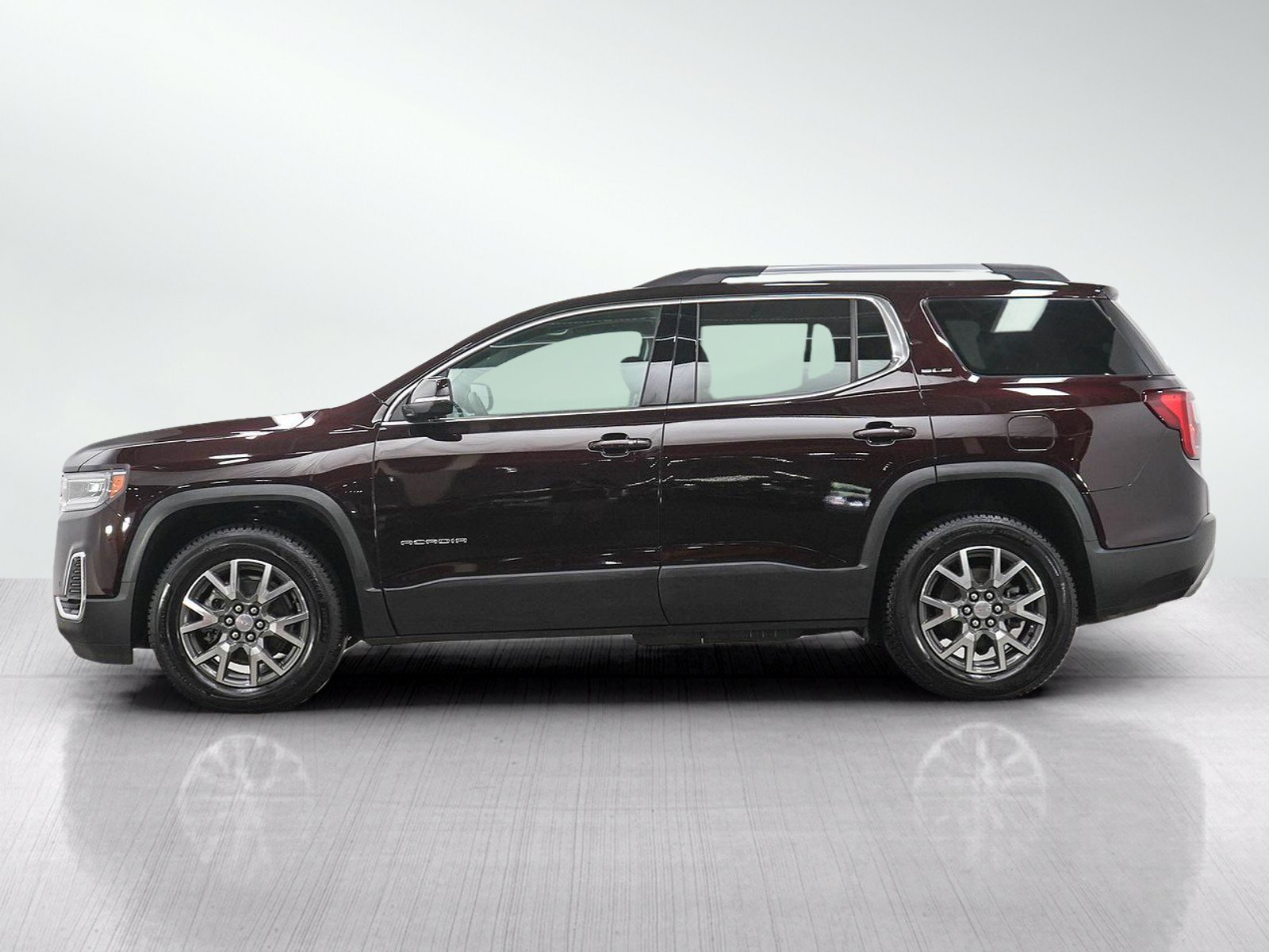 Used 2021 GMC Acadia SLE w/ Driver Convenience Package AWD/4WD image 2