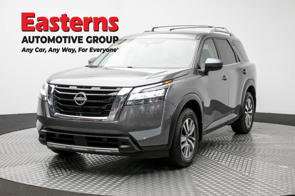 Used 2023 Nissan Pathfinder SL