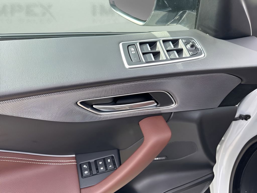 Used 2018 Jaguar F-PACE S image 29