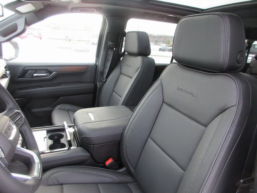 New 2026 GMC Yukon XL Denali w/ Sun & Power Step Package image 12