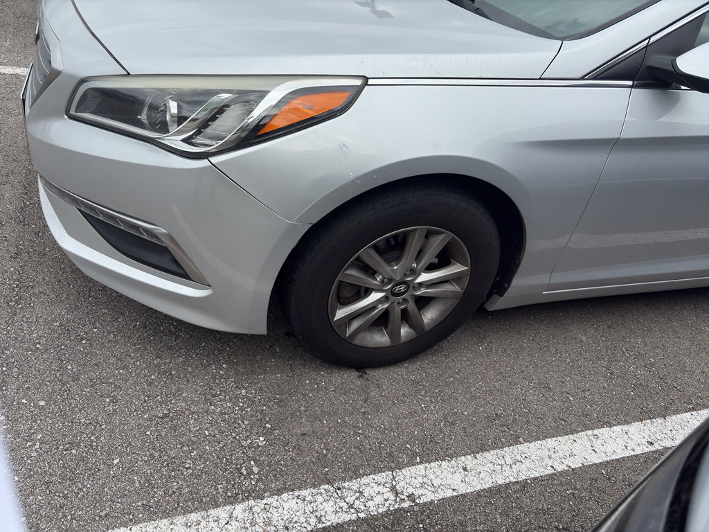 Used 2015 Hyundai Sonata SE FWD image 4