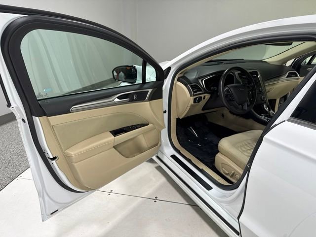 Used 2016 Ford Fusion SE FWD image 7