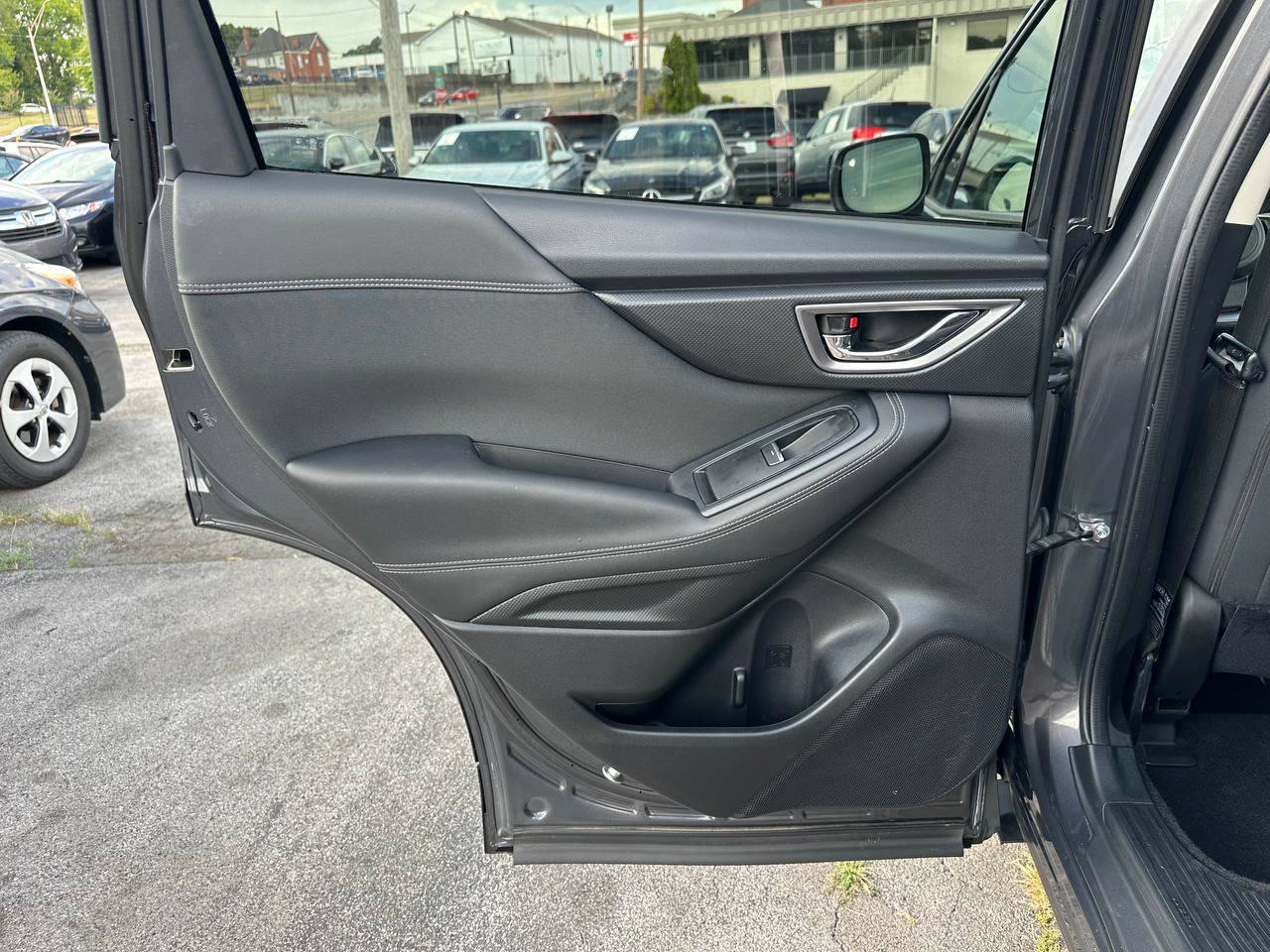 Used 2020 Subaru Forester Premium AWD/4WD image 26