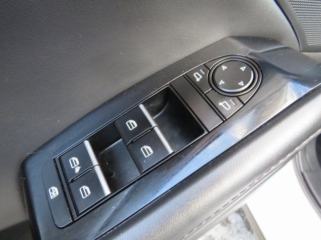 Used 2023 MAZDA MAZDA3 s image 32