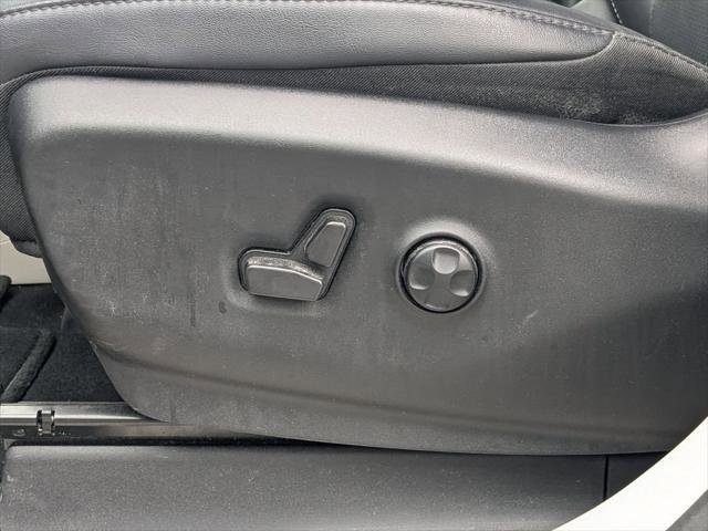 Certified 2024 Chrysler Pacifica Touring-L FWD image 22