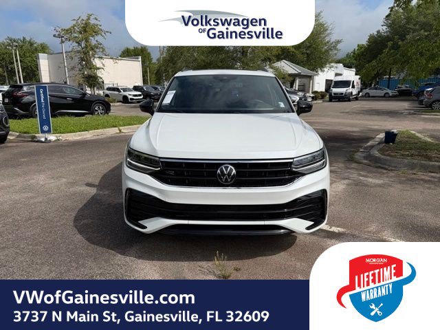 Certified 2024 Volkswagen Tiguan SE R-Line AWD/4WD image 2