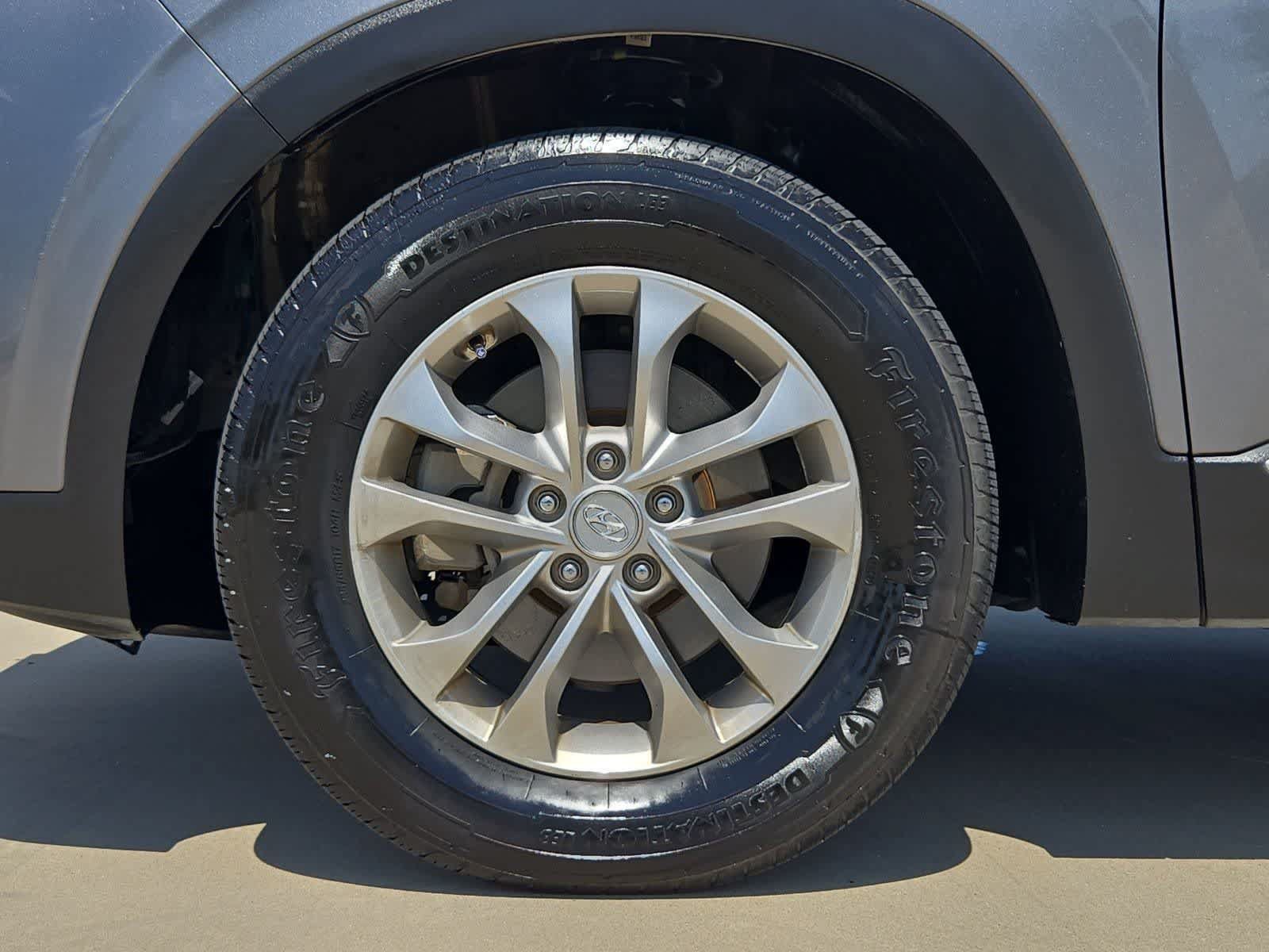 Used 2019 Hyundai Santa Fe SEL FWD image 13