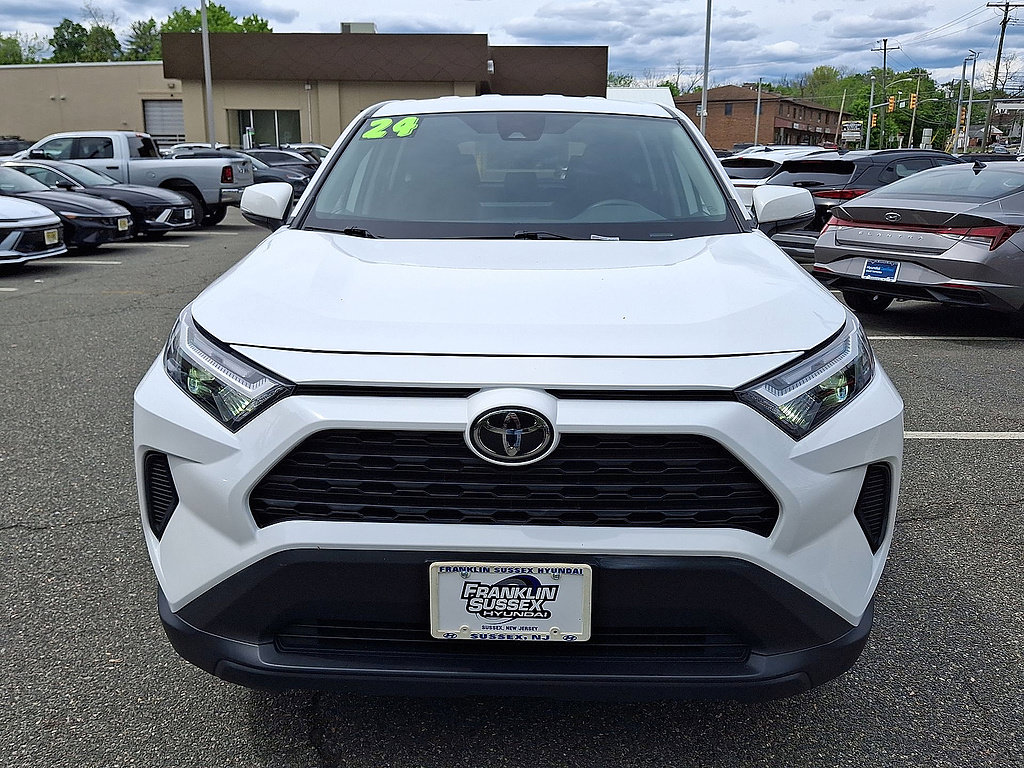 Used 2024 Toyota RAV4 LE AWD/4WD image 28