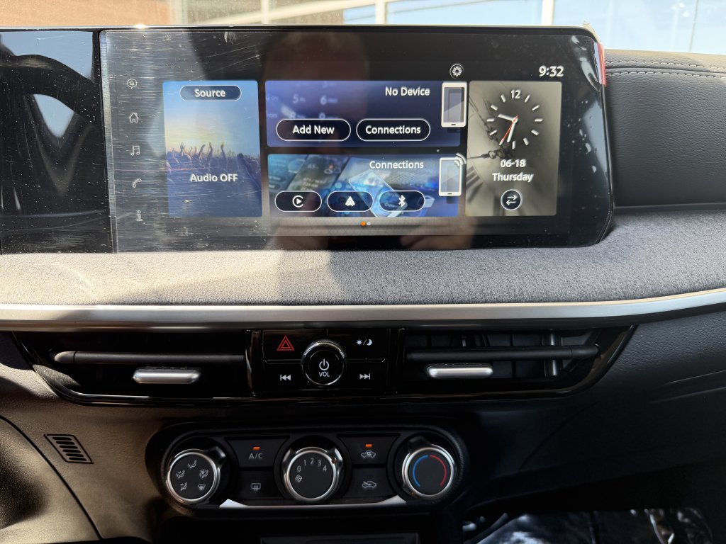 Used 2025 Nissan Kicks SV FWD image 16