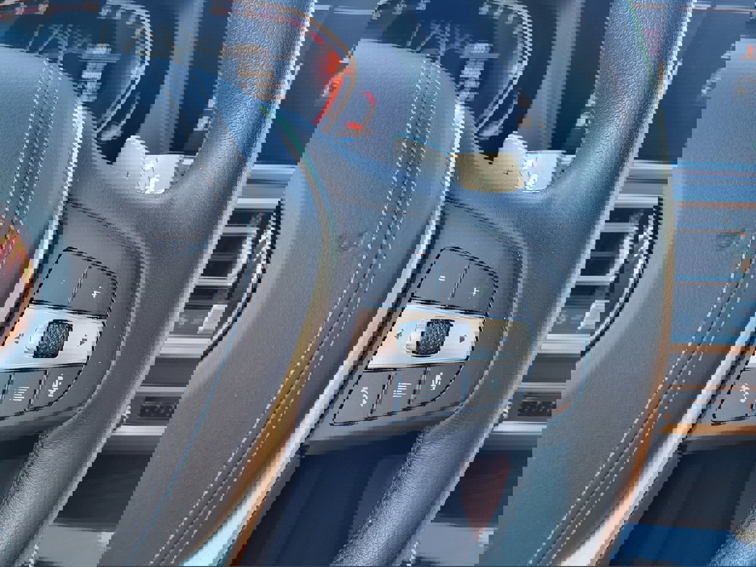 Used 2021 BMW X5 xDrive40i w/ Convenience Package image 16