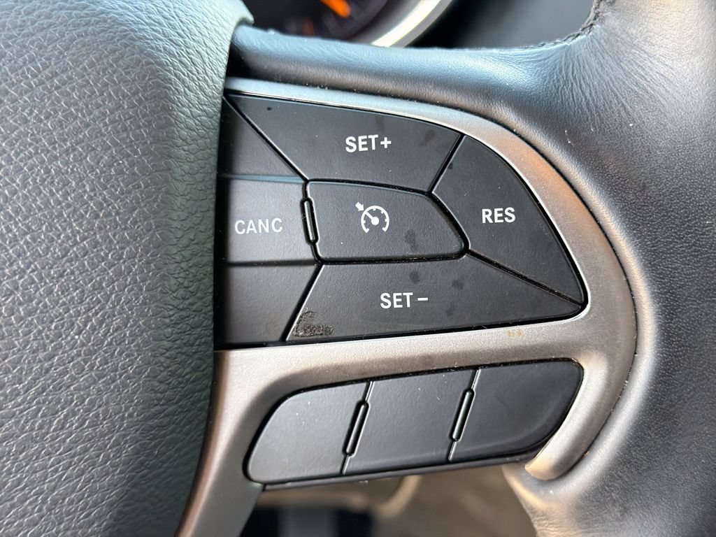 Used 2022 Jeep Grand Cherokee Laredo X AWD/4WD image 27