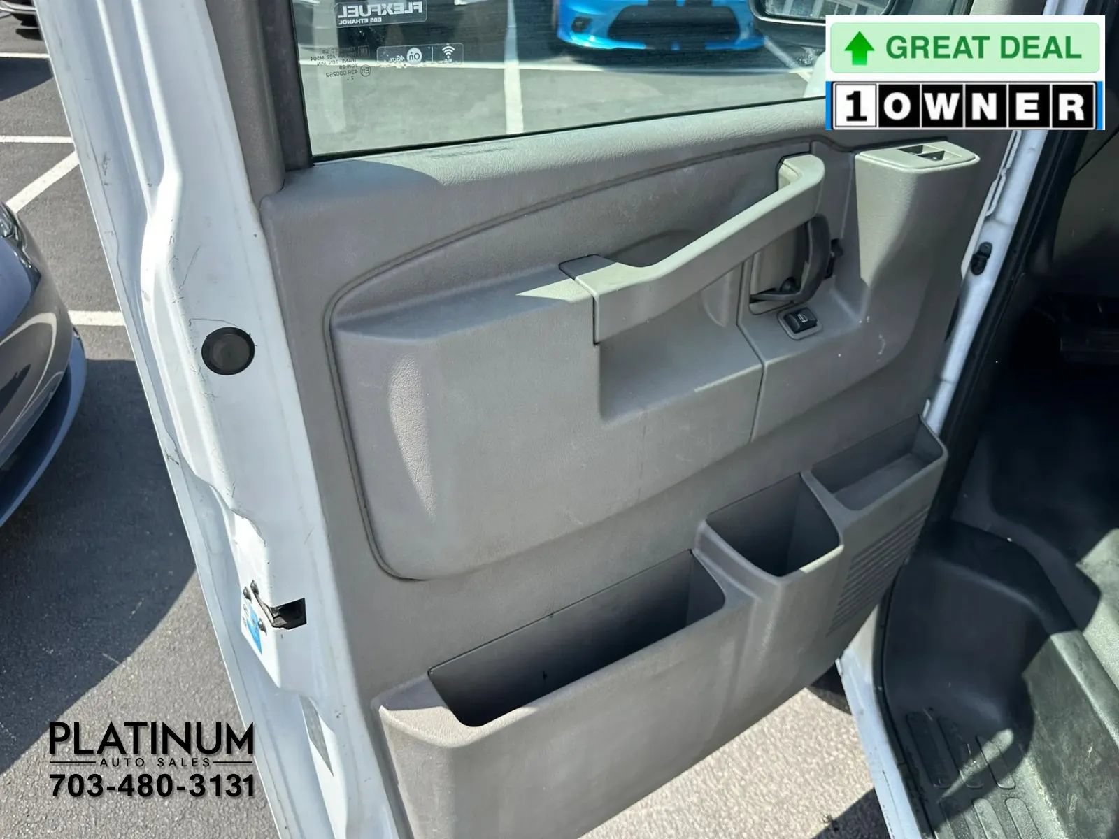 Used 2018 Chevrolet Express 2500 RWD image 14