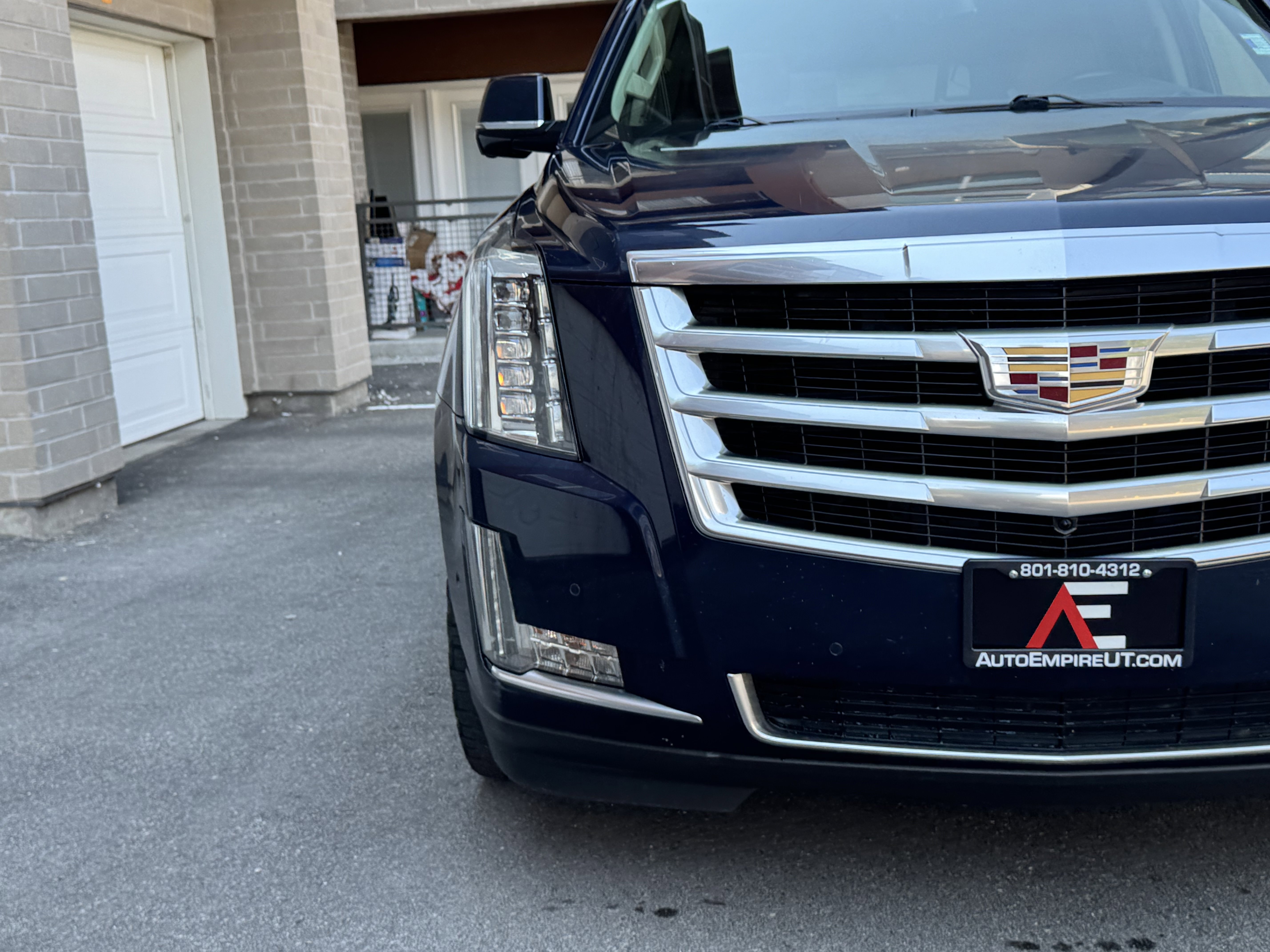 Used 2017 Cadillac Escalade ESV Luxury image 8