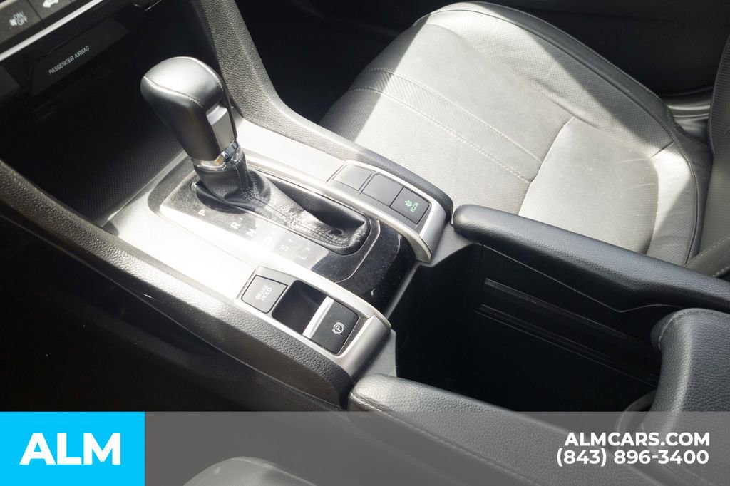 Used 2017 Honda Civic Touring image 10