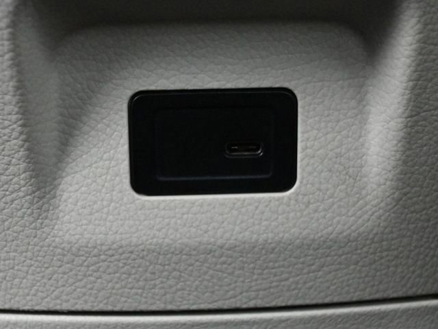 Used 2023 Mercedes-Benz CLA 250 4MATIC w/ Premium Package image 17