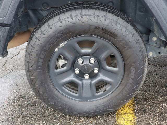 Used 2025 Jeep Wrangler Sport AWD/4WD image 5