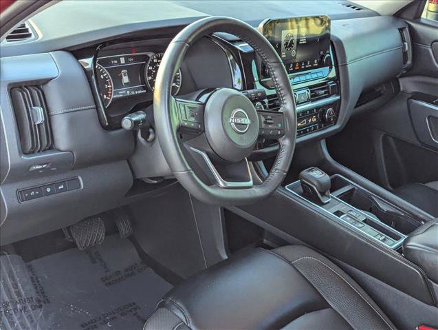 Used 2024 Nissan Pathfinder SL FWD image 9