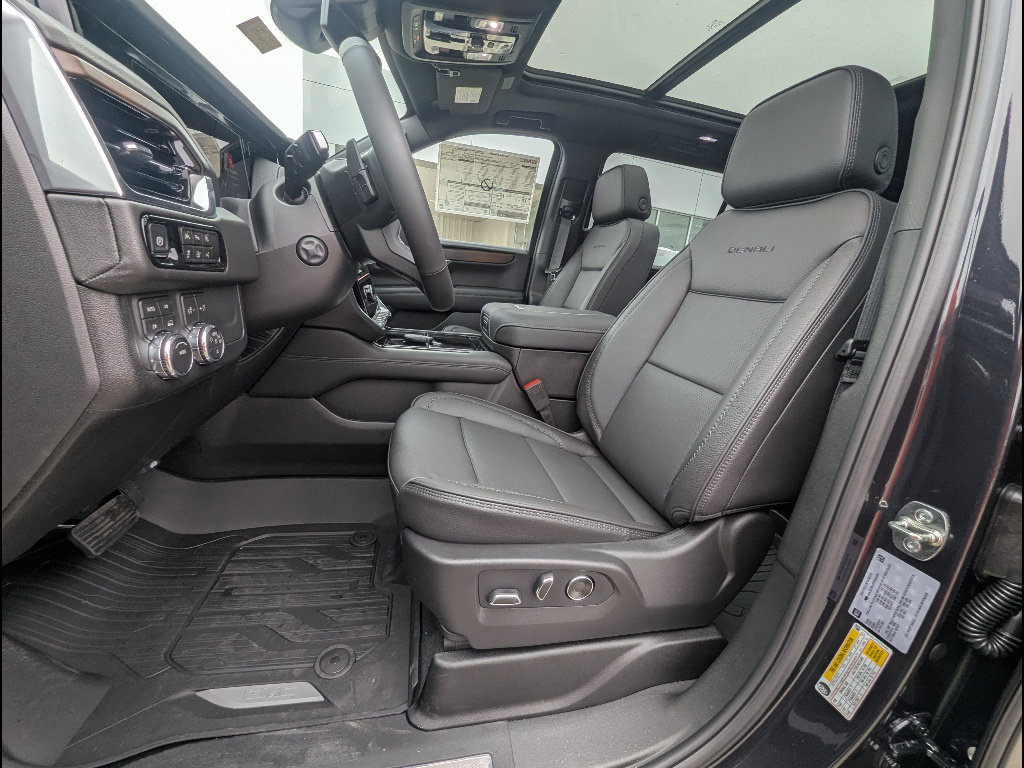 New 2026 GMC Yukon XL Denali w/ Sun & Power Step Package AWD/4WD image 13