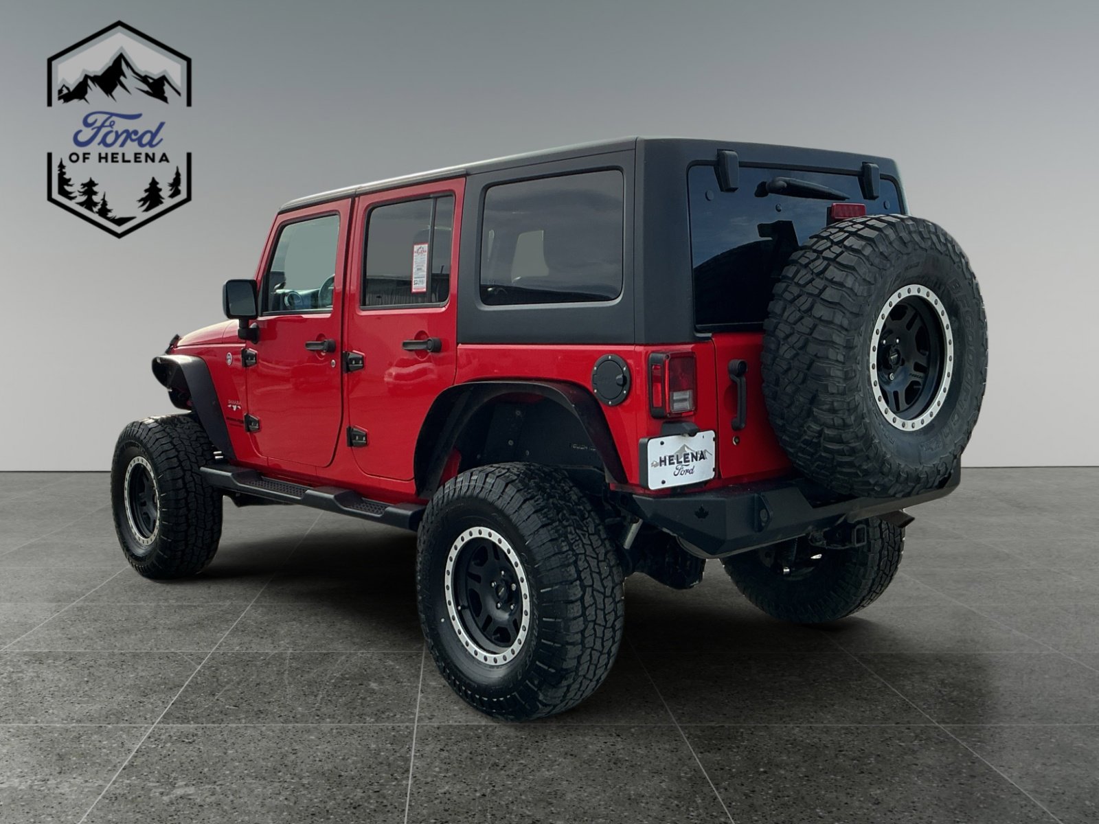 Used 2018 Jeep Wrangler Unlimited Sahara w/ Connectivity Group image 3