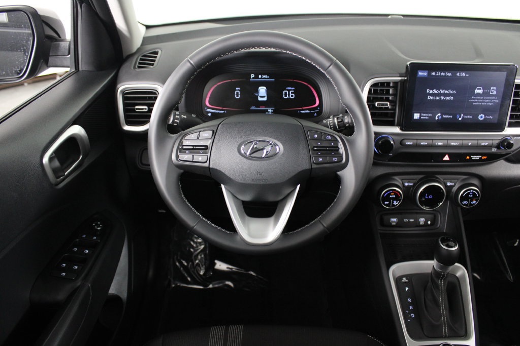 Certified 2026 Hyundai Venue SEL FWD image 8