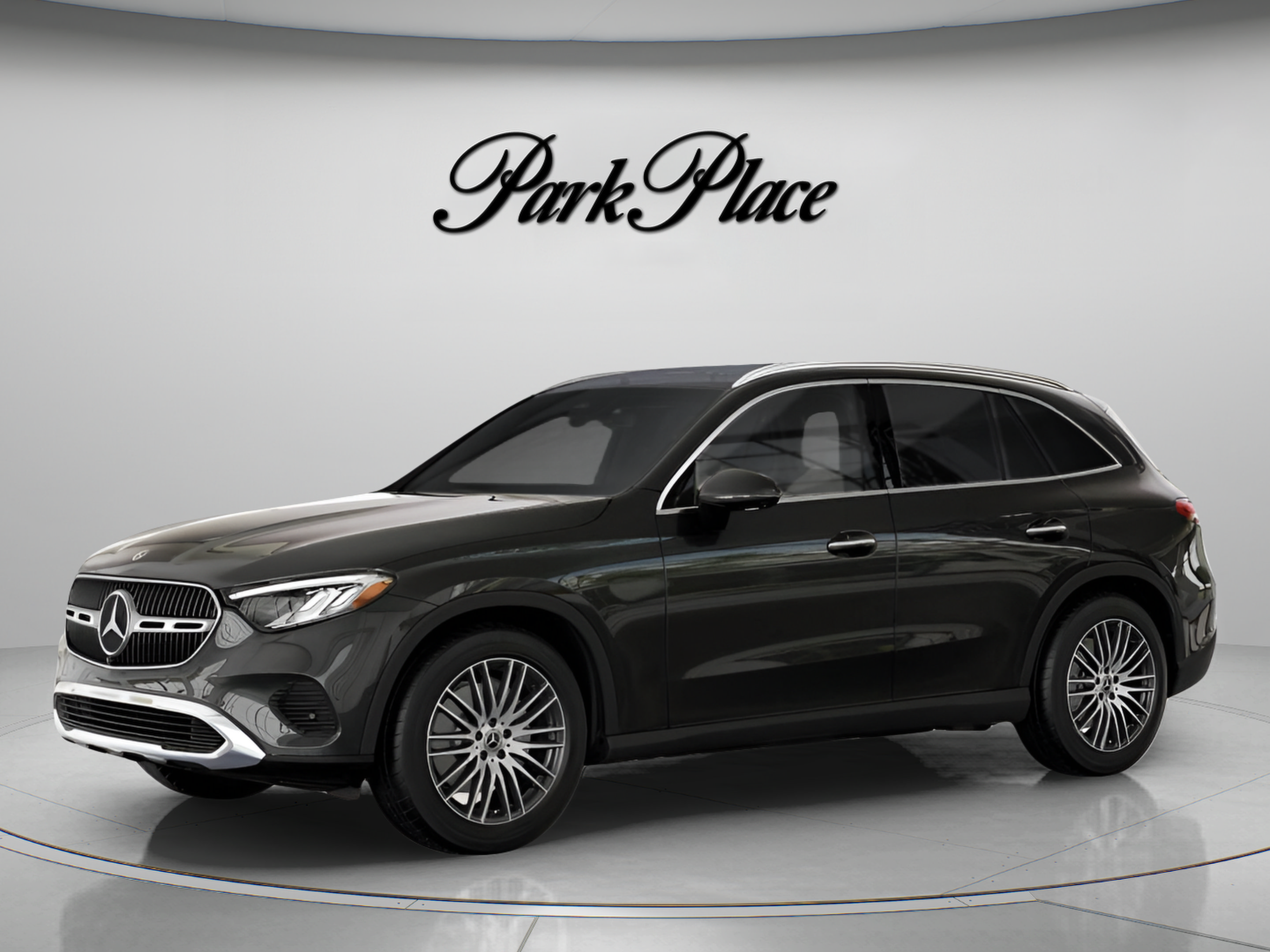 Used 2026 Mercedes-Benz GLC 300 4MATIC image 2