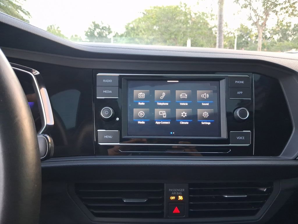 Used 2023 Volkswagen Jetta SE w/ Panoramic Sunroof Package image 22