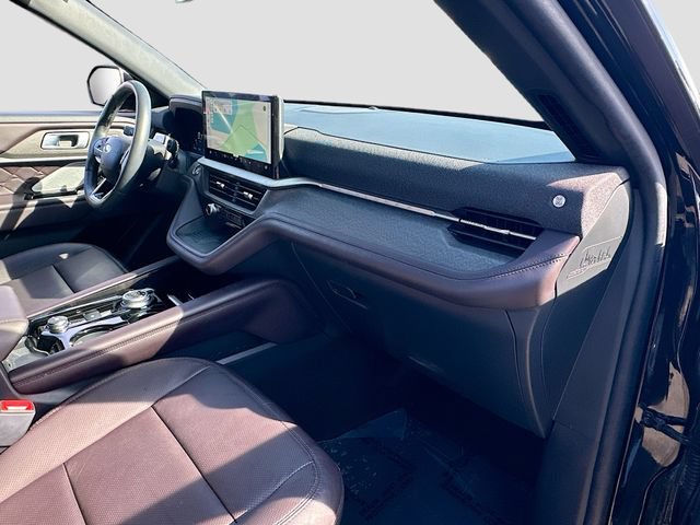 Used 2025 Ford Explorer Platinum w/ Ultimate Package AWD/4WD image 32