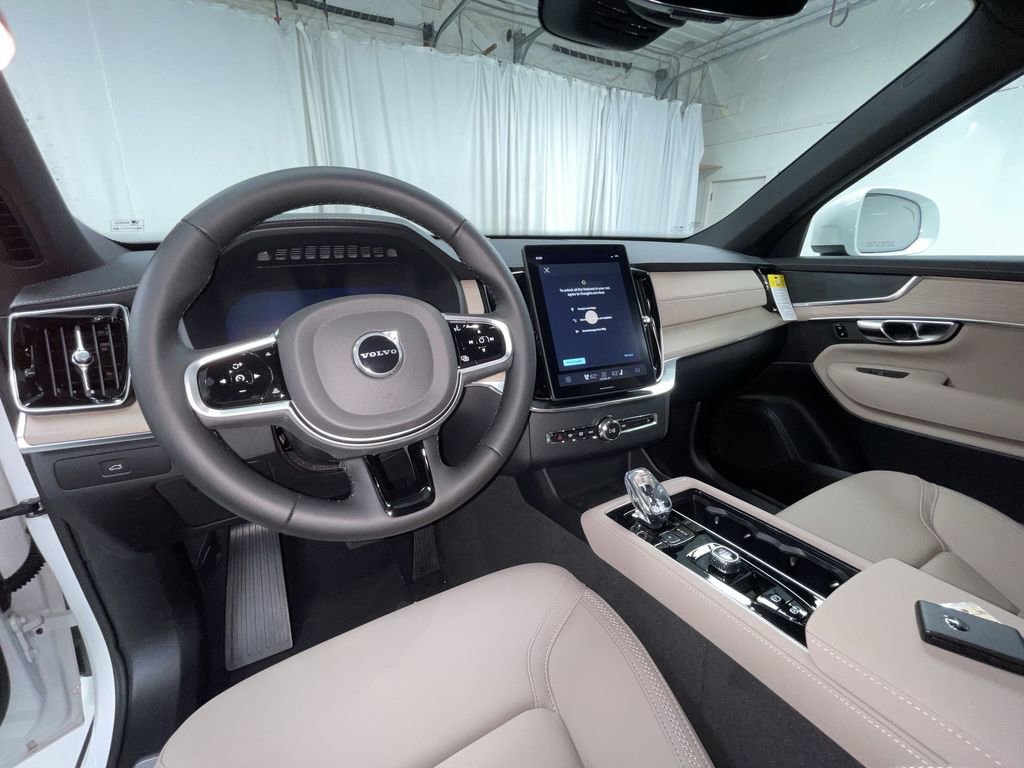 New 2026 Volvo XC90 B6 Core image 3