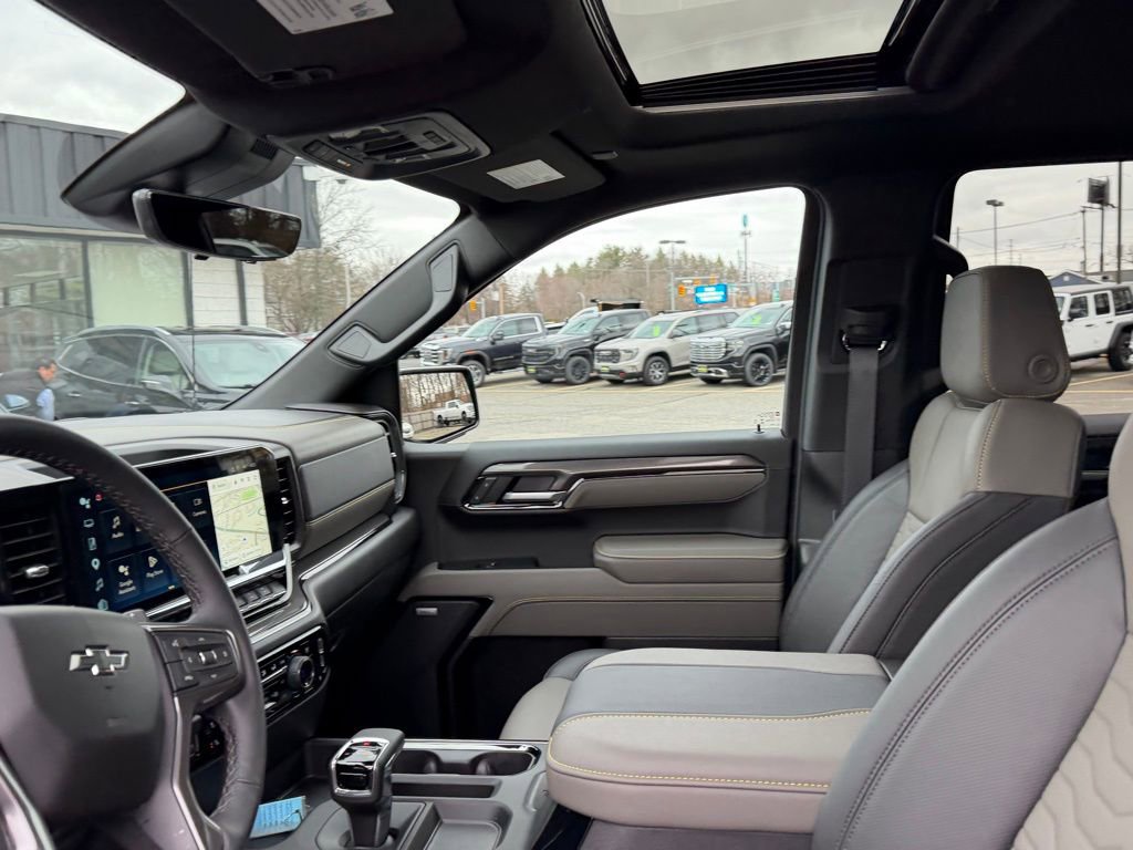 Used 2025 Chevrolet Silverado 1500 ZR2 w/ Technology Package image 16