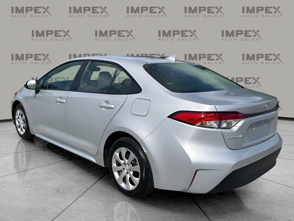 Used 2024 Toyota Corolla LE FWD image 3