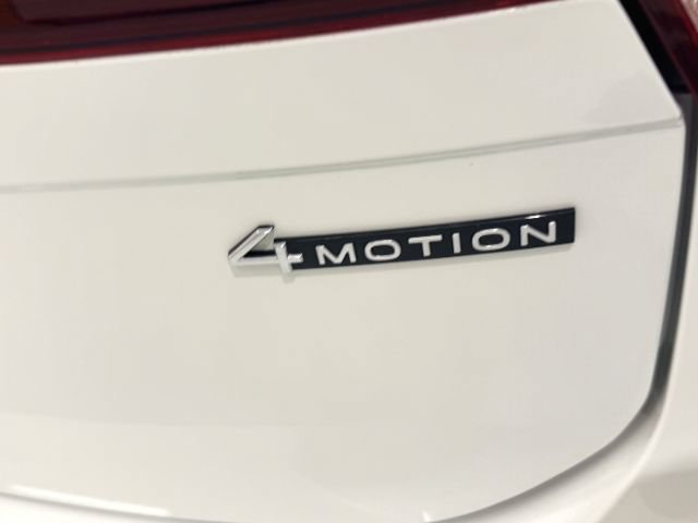 Used 2024 Volkswagen Tiguan SE AWD/4WD image 10
