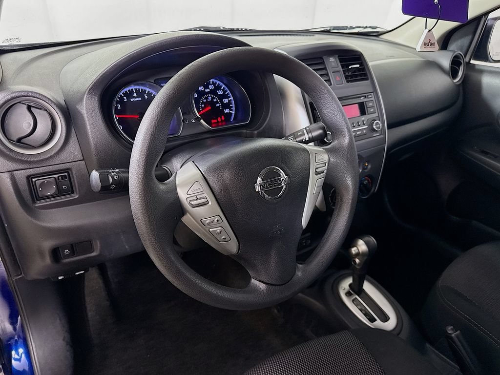 Used 2018 Nissan Versa SV FWD image 9